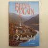 Bok - I hemlighet av Belva Plain