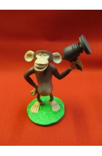 Madagaskar 11 Schimpans med slipmaskin