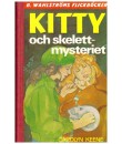 Kitty och skelettmysteriet (2015-2016) 1982